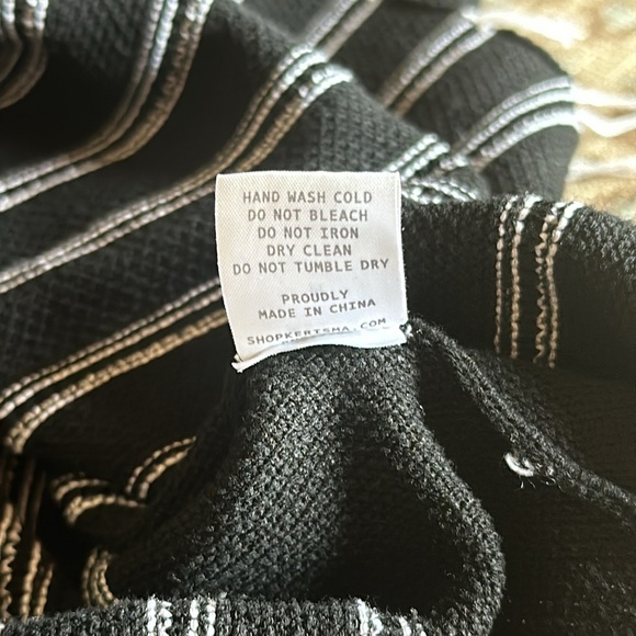 EUC KERISMA Sweater Medium - Picture 9 of 9